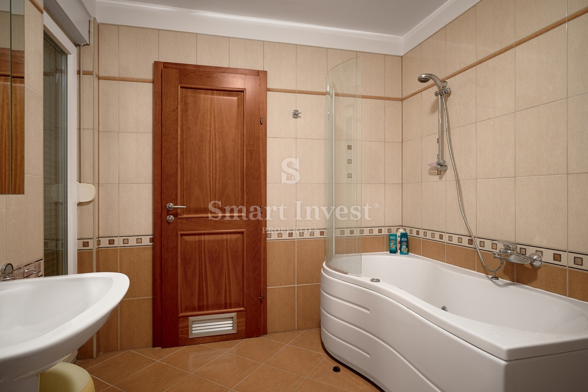 ABBAZIA, appartamento trilocale con vista mare e garage