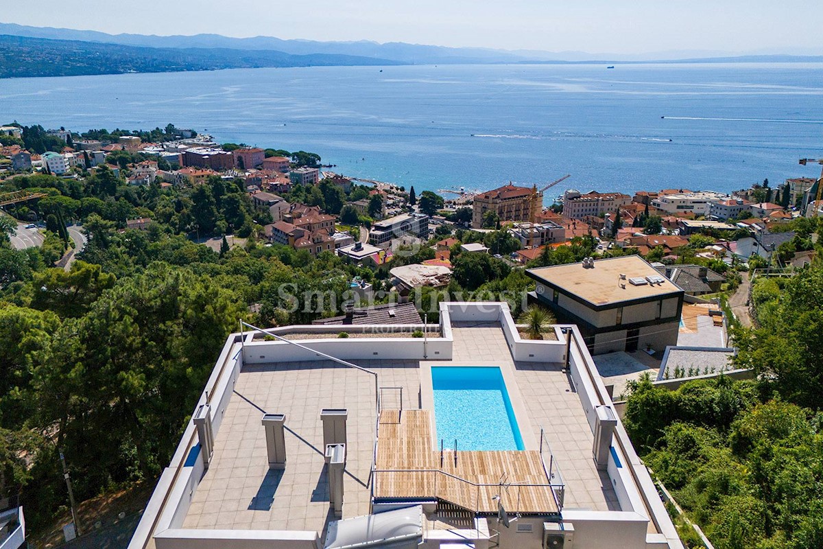 ABBAZIA, appartamento trilocale con vista mare e piscina comune