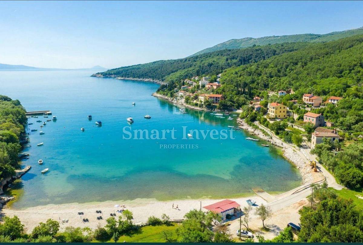 ISTRIA - ALBONA, terreno edificabile vicino al mare