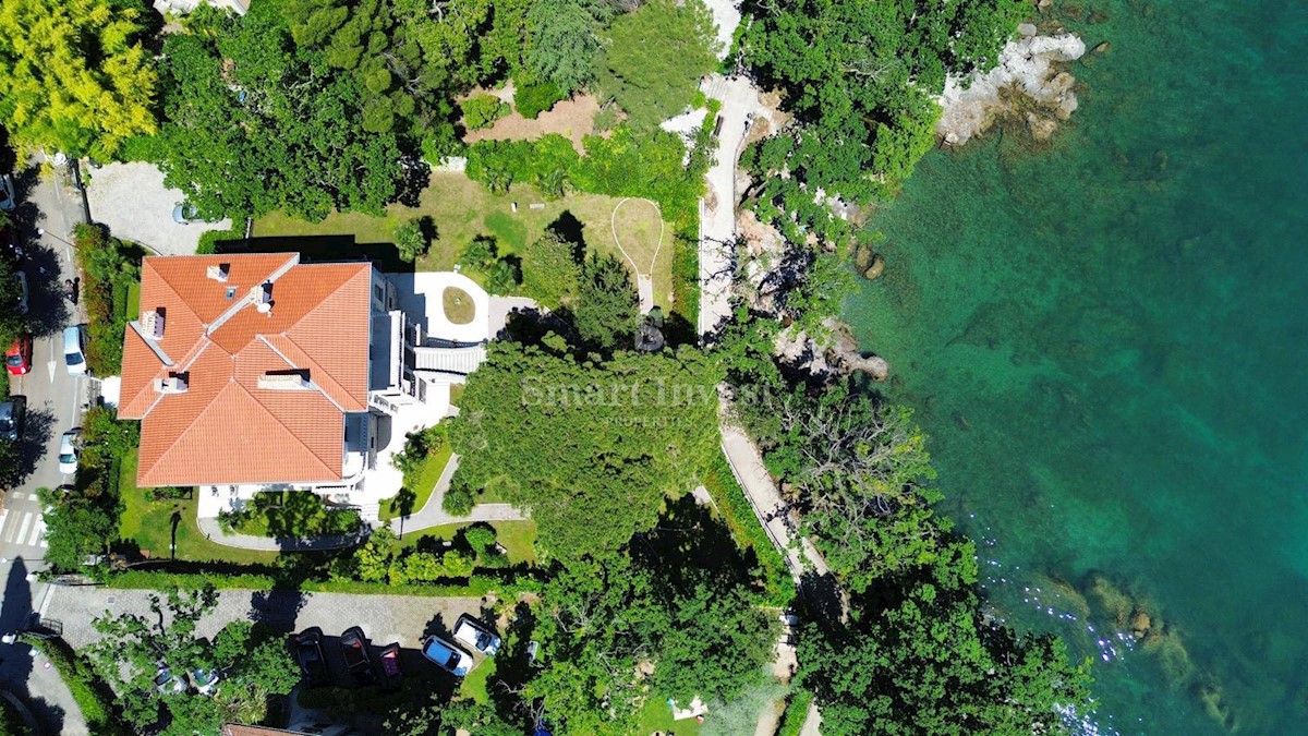 ABBAZIA, villa austro-ungarica ristrutturata fronte mare