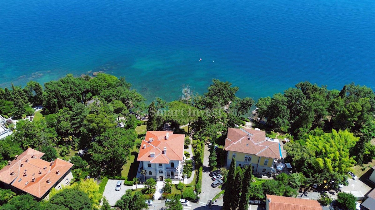 ABBAZIA, villa austro-ungarica ristrutturata fronte mare