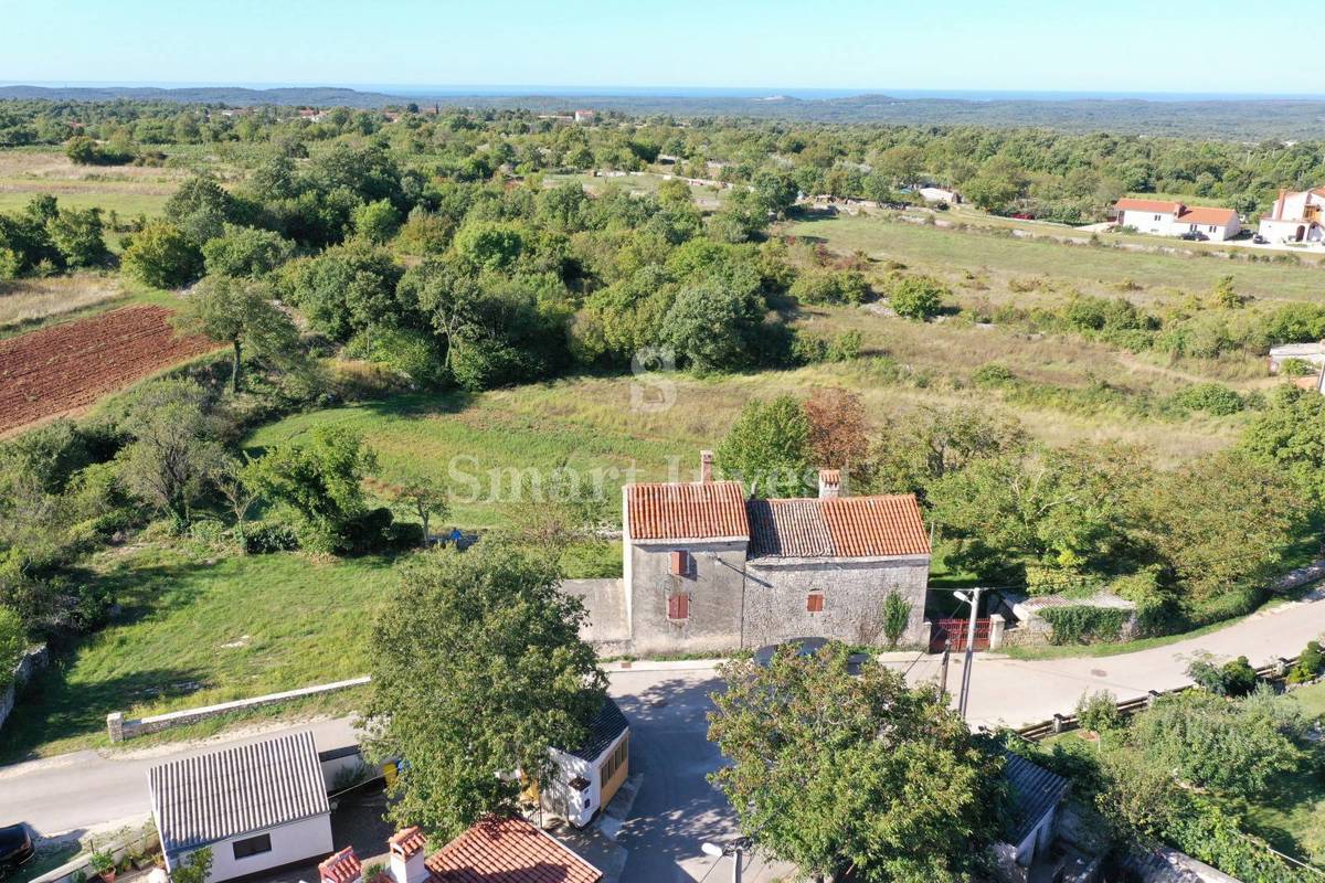 ISTRIA - KANFANAR, vecchia casa su un terreno di 6166 m2