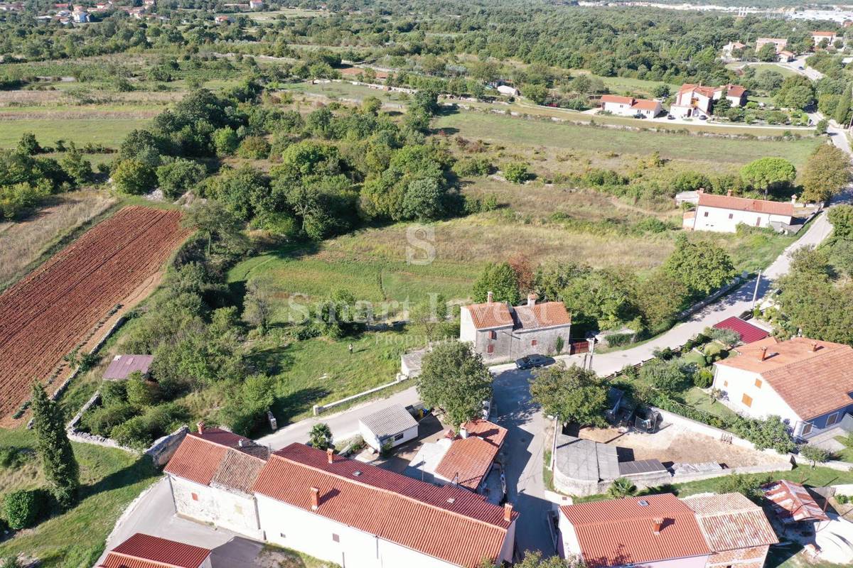 ISTRIA - KANFANAR, vecchia casa su un terreno di 6166 m2