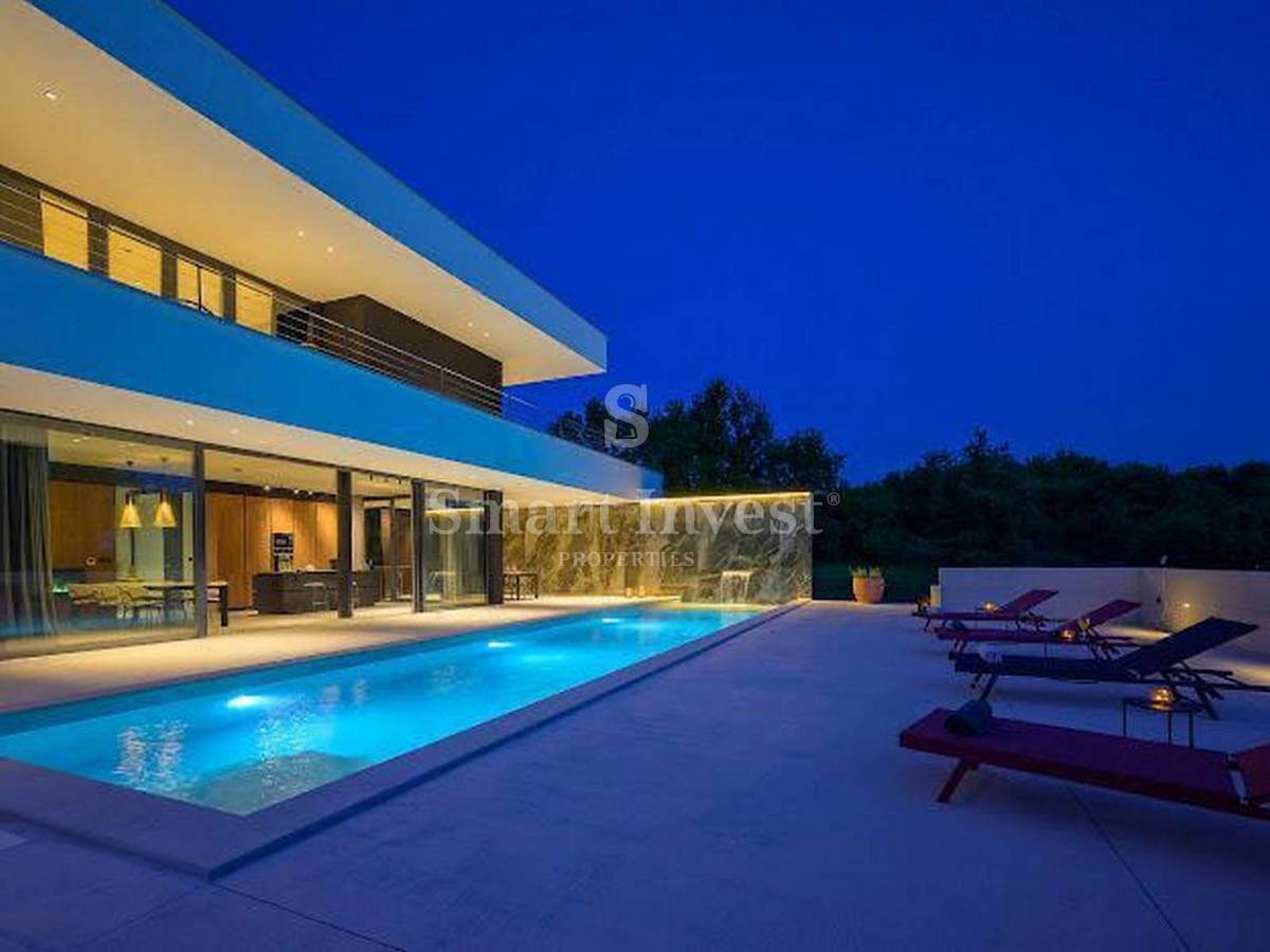 ISTRIA - GRISIGNANA, lussuosa villa con piscina immersa nel verde