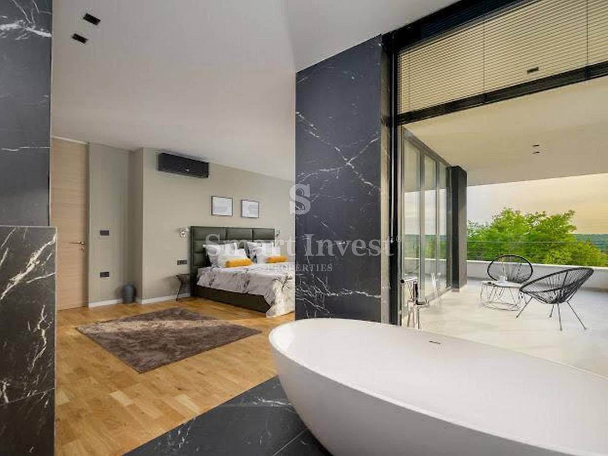 ISTRIA - GRISIGNANA, lussuosa villa con piscina immersa nel verde