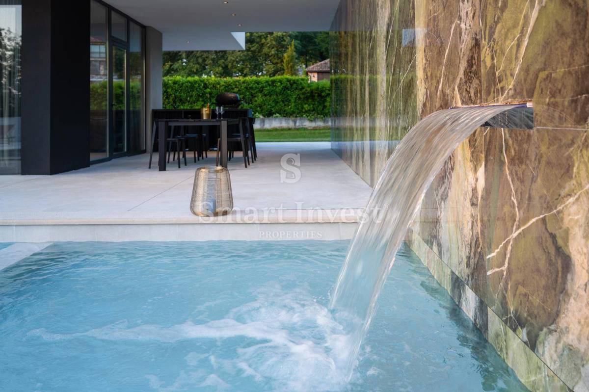 ISTRIA - GRISIGNANA, lussuosa villa con piscina immersa nel verde
