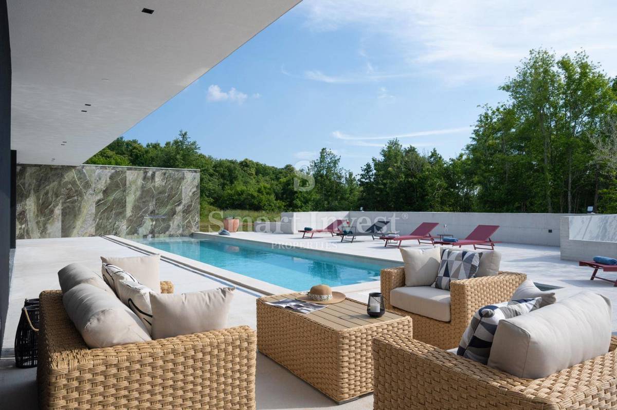 ISTRIA - GRISIGNANA, lussuosa villa con piscina immersa nel verde