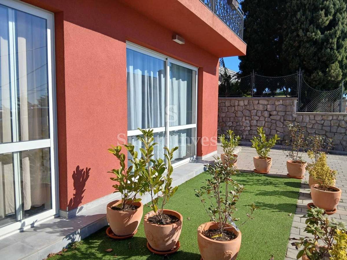 ABBAZIA - VOLOSKO, casa con 4 appartamenti e vista mare