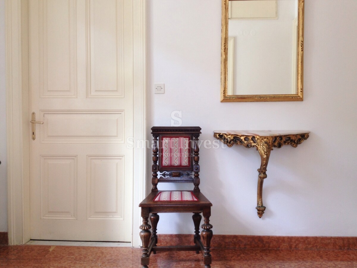 MOŠĆENIČKA DRAGA, villa fronte mare con incantevole giardino