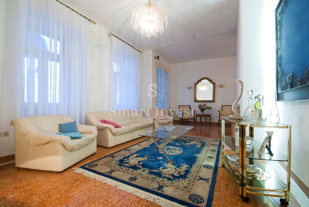 MOŠĆENIČKA DRAGA, villa fronte mare con incantevole giardino