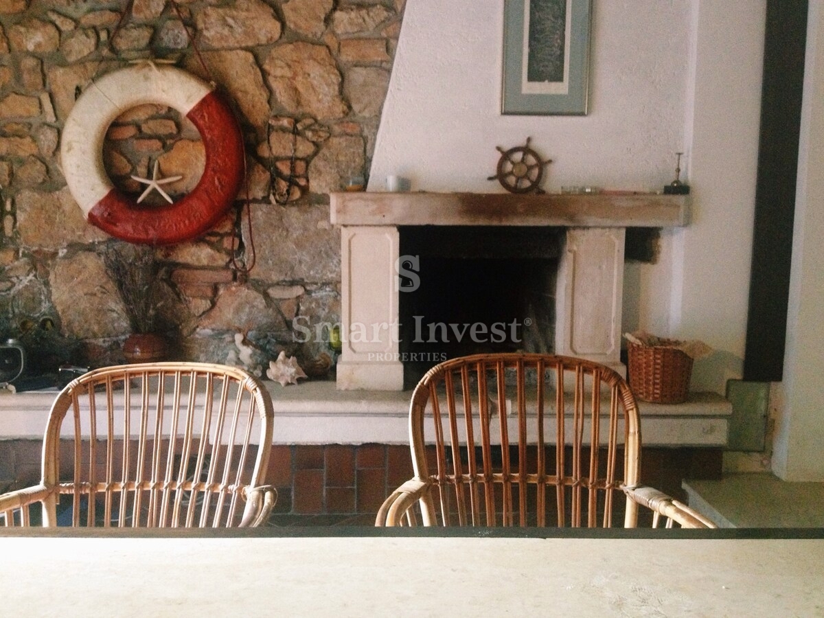 MOŠĆENIČKA DRAGA, villa fronte mare con incantevole giardino