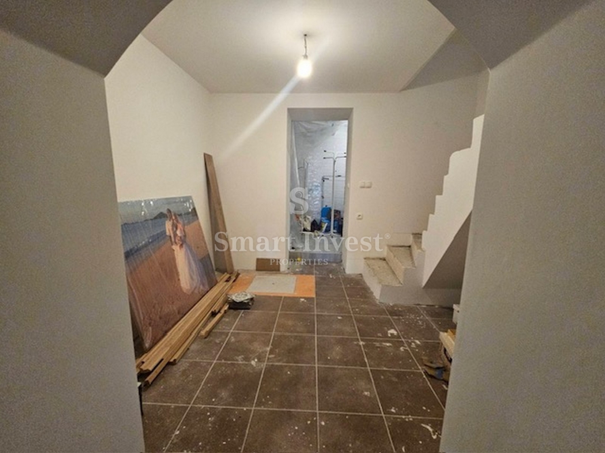 MATULJI - CENTRO, casa a schiera vicino a tutti i servizi