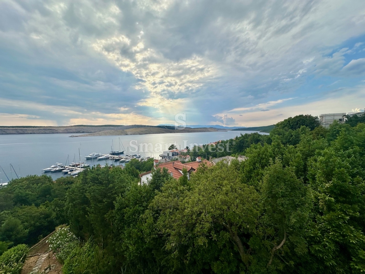 JADRANOVO, appartamento bilocale, 2a fila al mare!