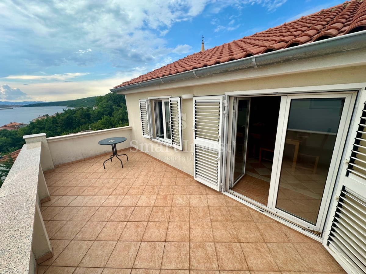 JADRANOVO, appartamento bilocale, 2a fila al mare!