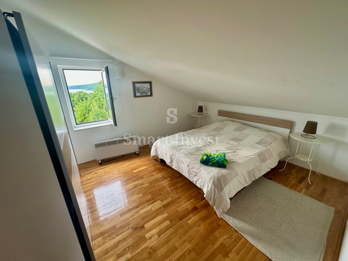 JADRANOVO, appartamento bilocale, 2a fila al mare!