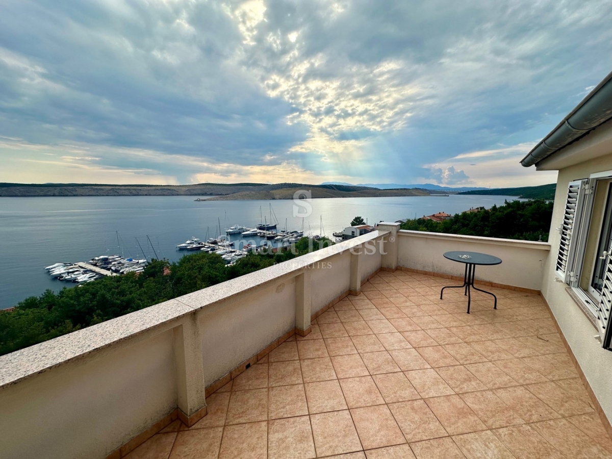 JADRANOVO, appartamento bilocale, 2a fila al mare!