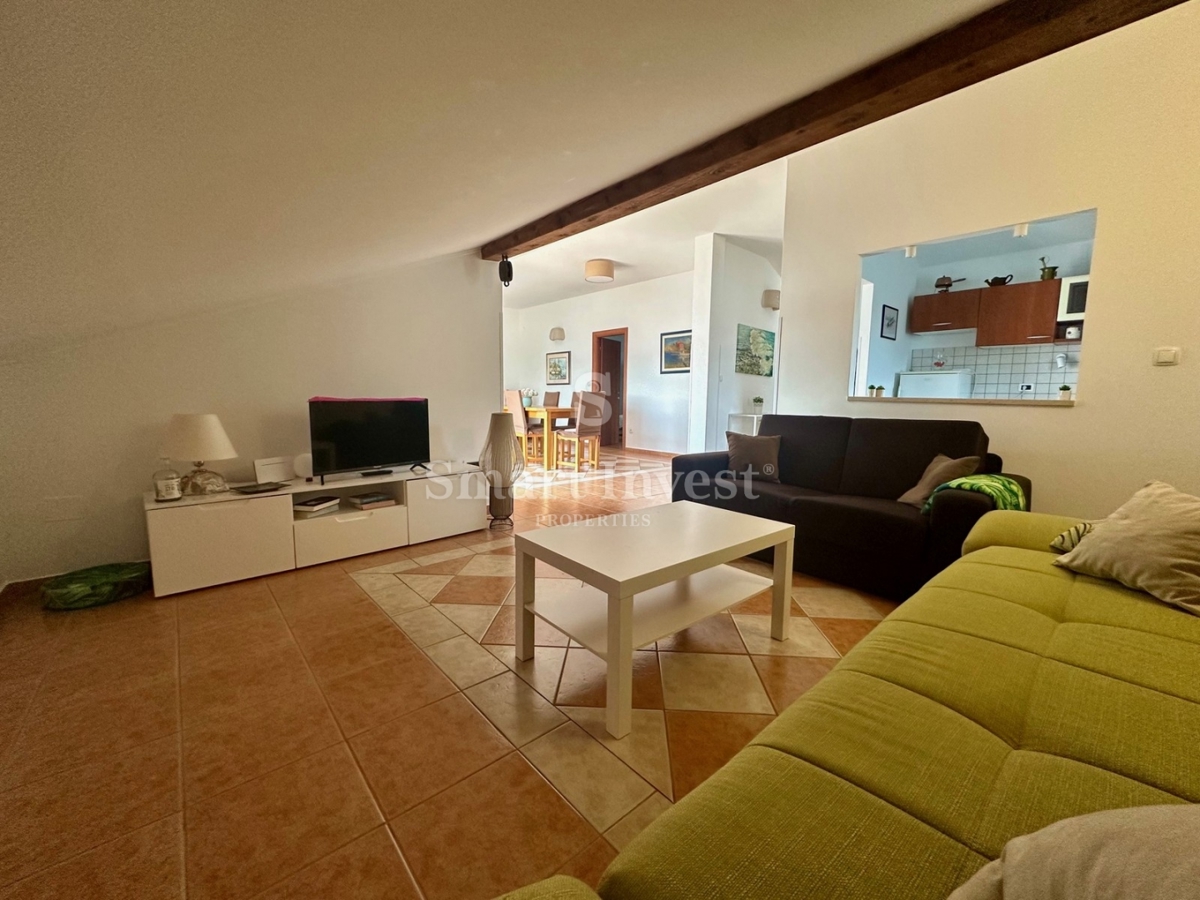 JADRANOVO, appartamento bilocale, 2a fila al mare!