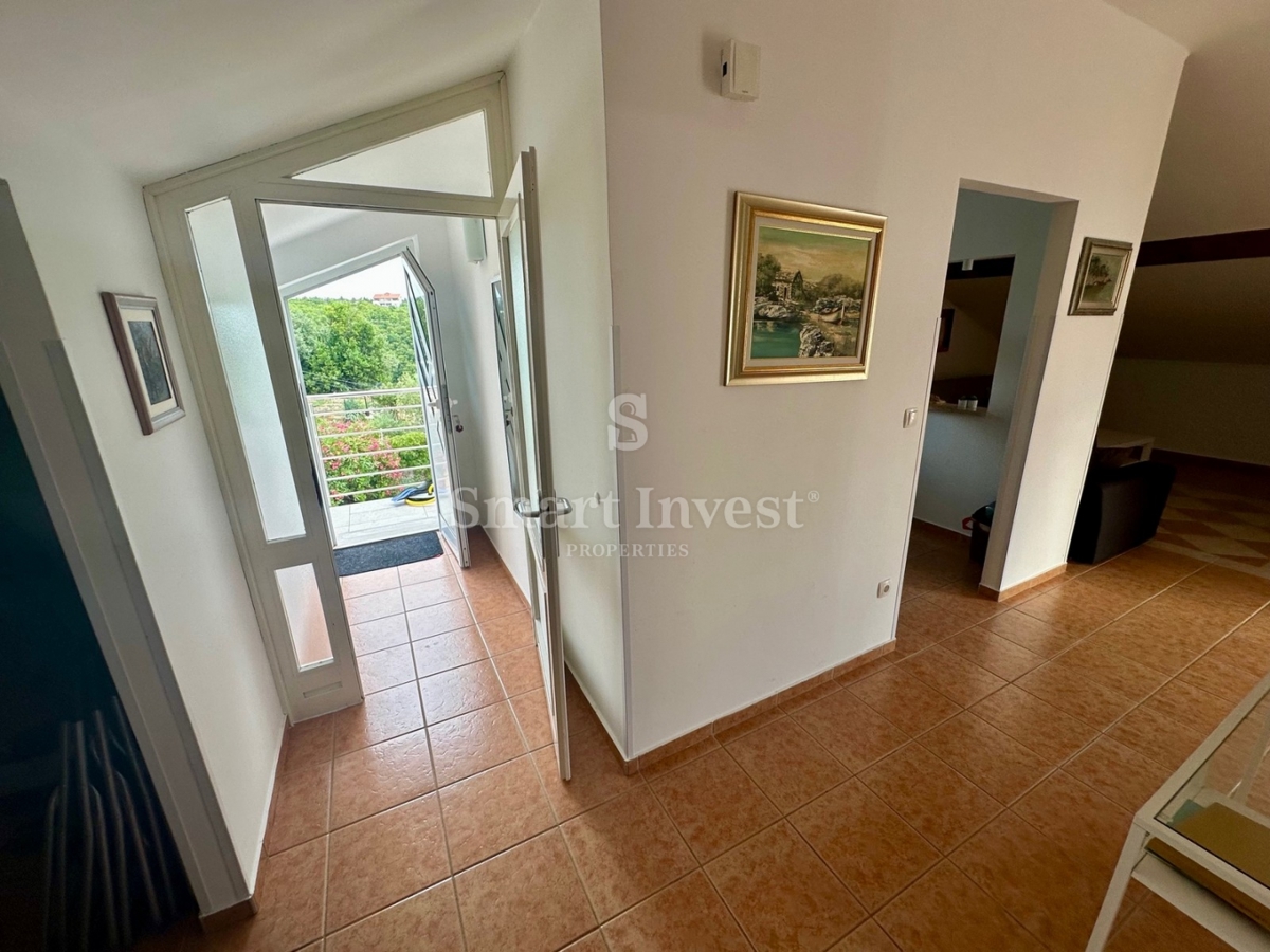 JADRANOVO, appartamento bilocale, 2a fila al mare!