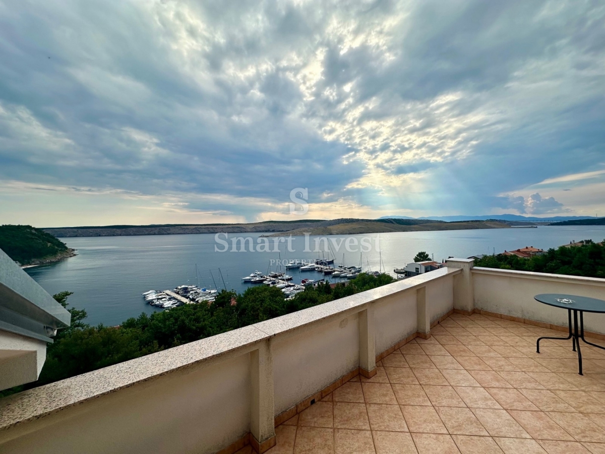 JADRANOVO, appartamento bilocale, 2a fila al mare!