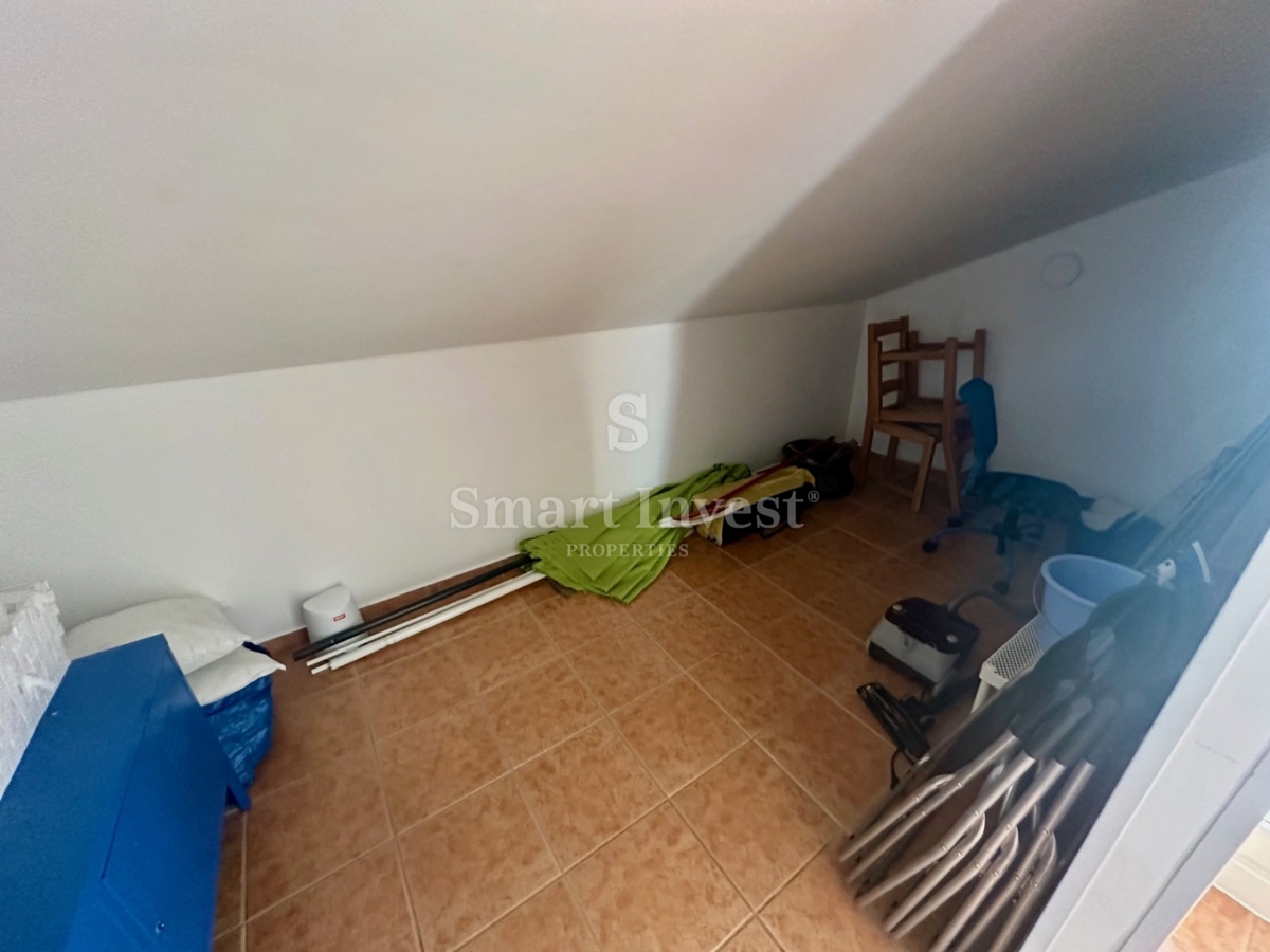 JADRANOVO, appartamento bilocale, 2a fila al mare!