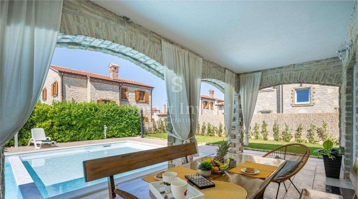 ISTRIA - SANVINCENTI, affascinante villa rustica con piscina