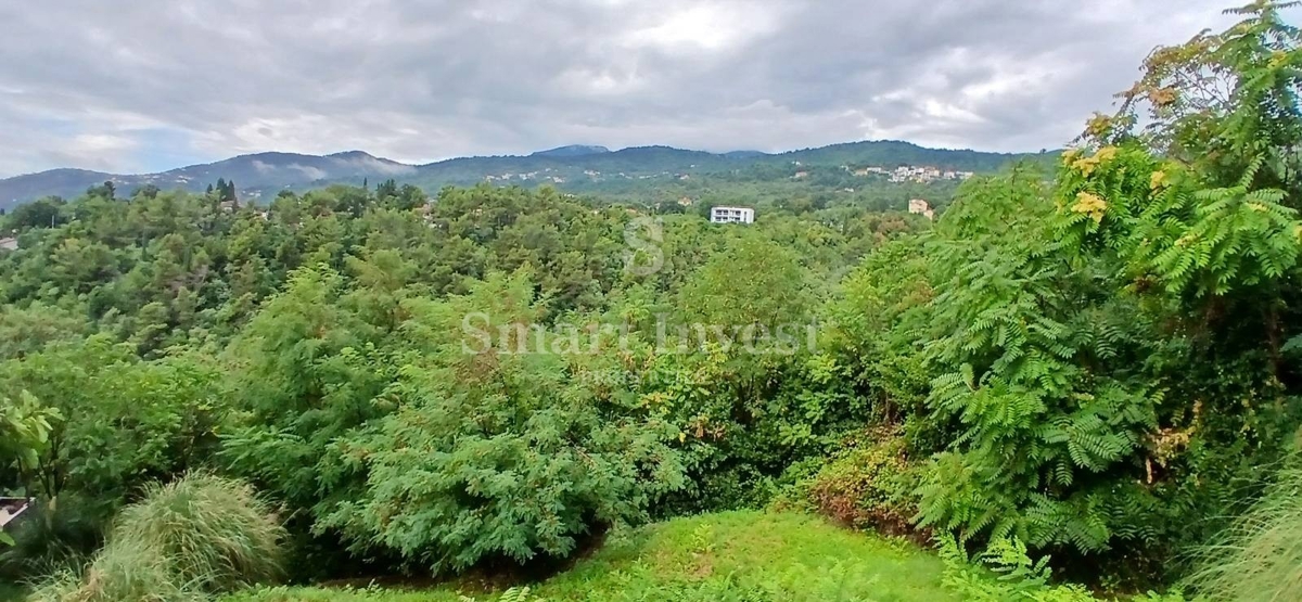 ABBAZIA - IČIĆI, terreno edificabile di 931 m2