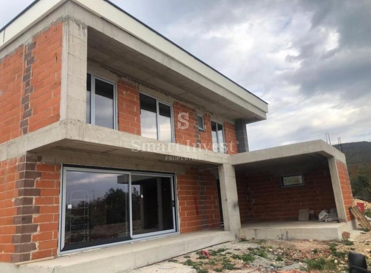 ISTRIA - RABAC, casa in costruzione con piscina a 3 km dal mare