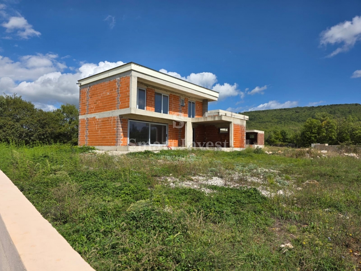 ISTRIA - RABAC, casa in costruzione con piscina a 3 km dal mare