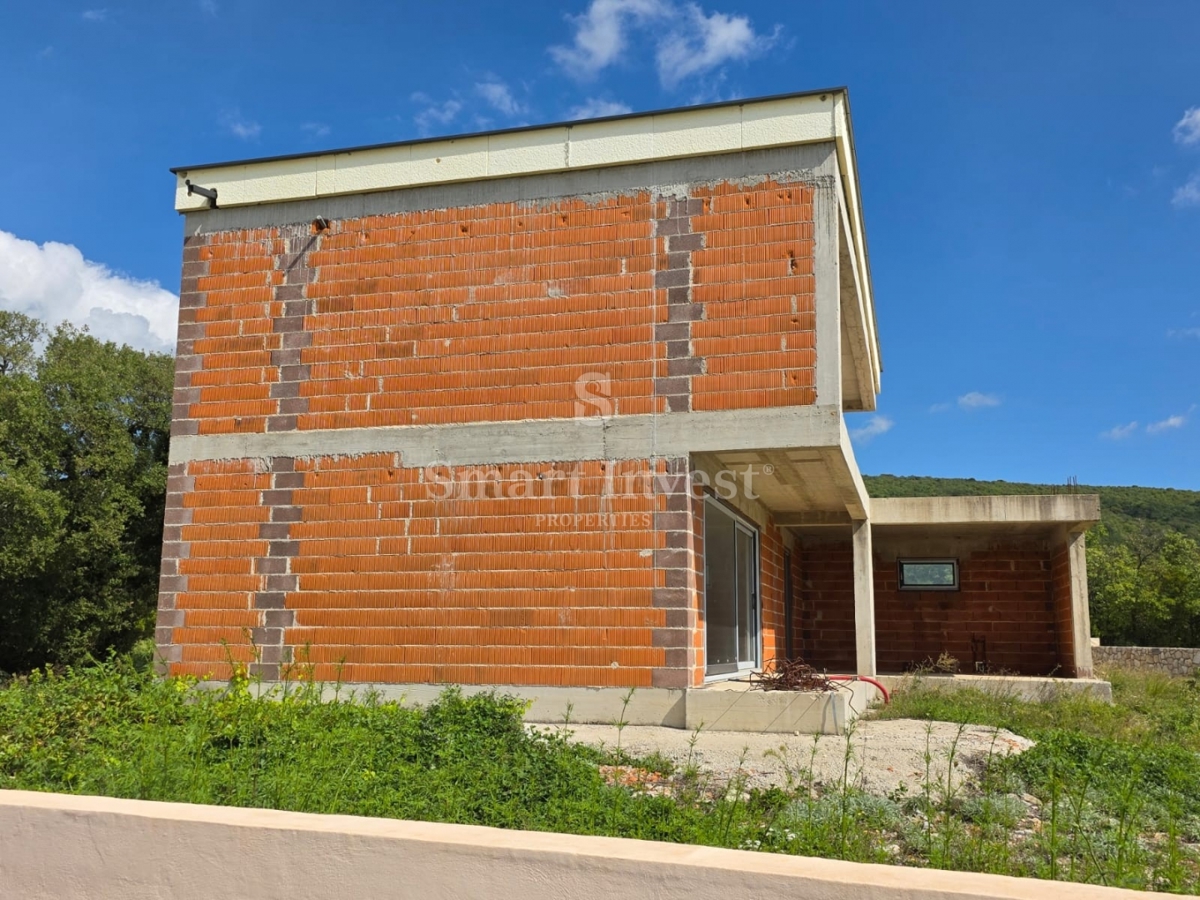 ISTRIA - RABAC, casa in costruzione con piscina a 3 km dal mare