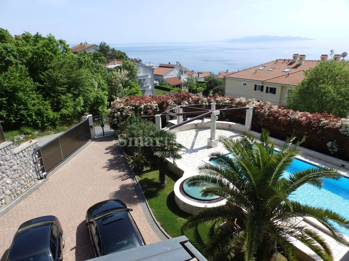 RIVIERA DI ABBAZIA, casa di lusso con piscina e vista mare