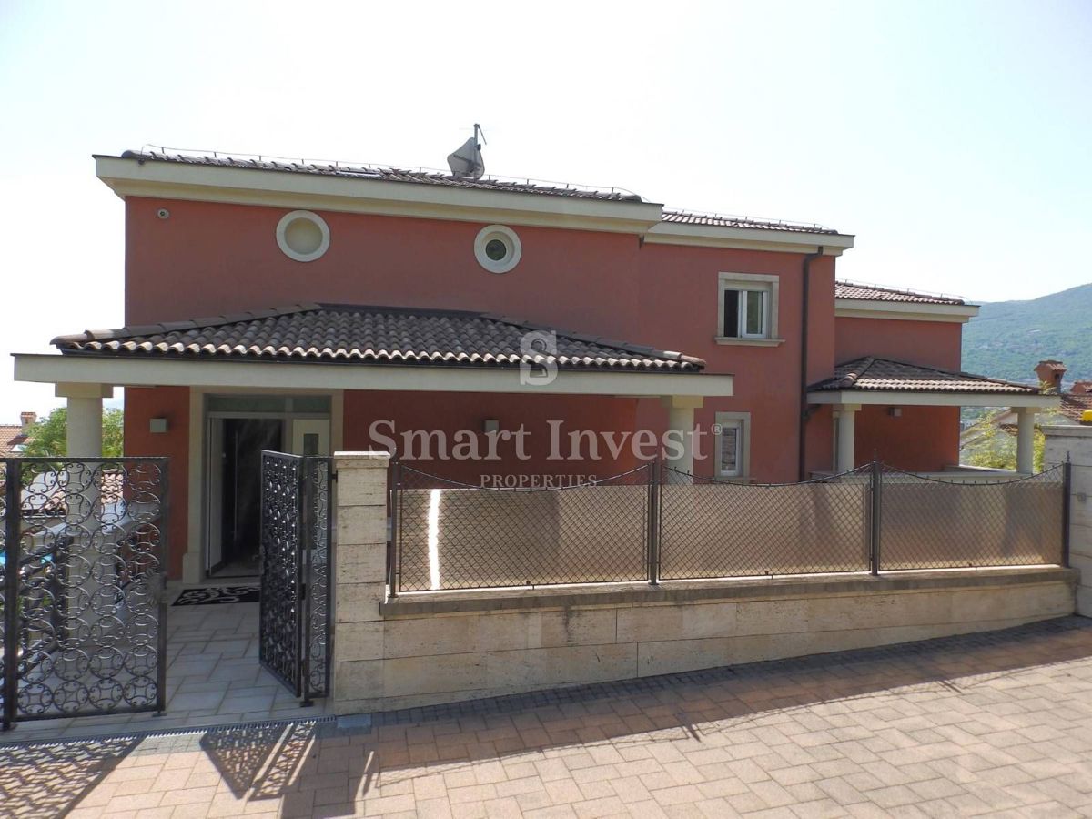 RIVIERA DI ABBAZIA, casa di lusso con piscina e vista mare