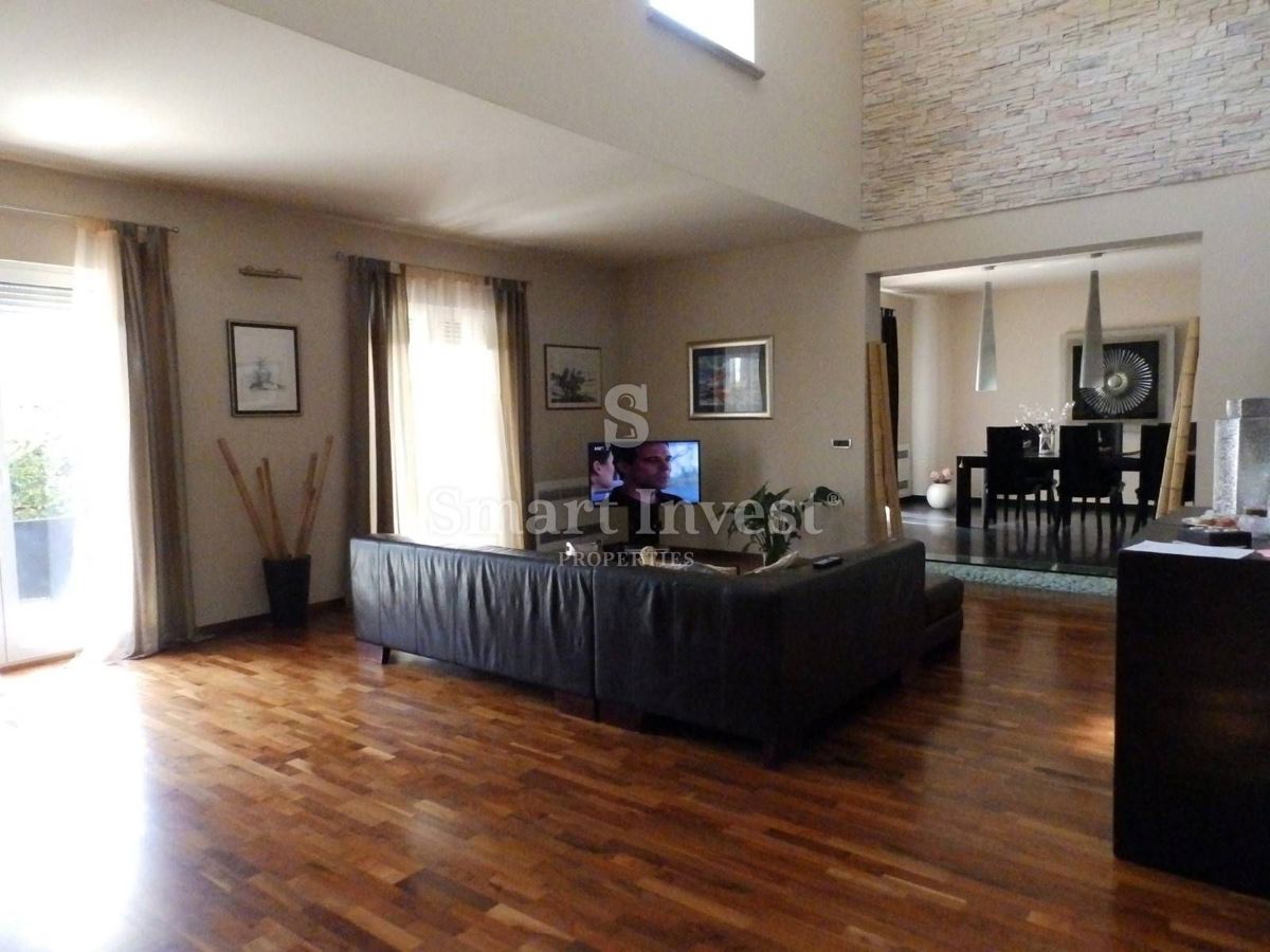 RIVIERA DI ABBAZIA, casa di lusso con piscina e vista mare