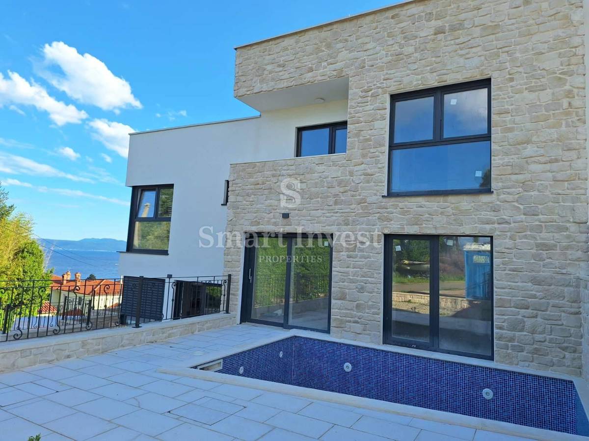 LAURANA, lussuoso appartamento trilocale con piscina vicino al mare