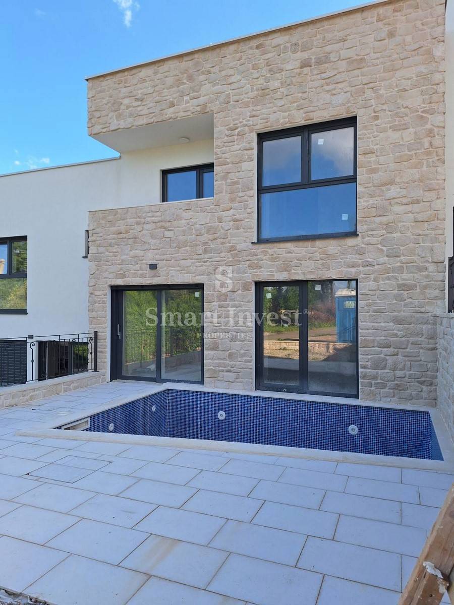 LAURANA, lussuoso appartamento trilocale con piscina vicino al mare