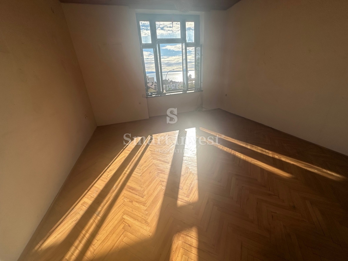 ABBAZIA, appartamento con vista mare in una vecchia villa