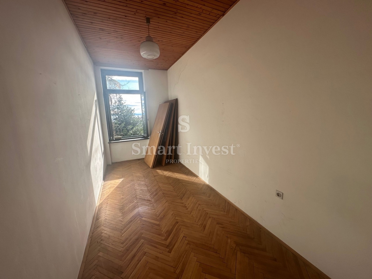 ABBAZIA, appartamento con vista mare in una vecchia villa