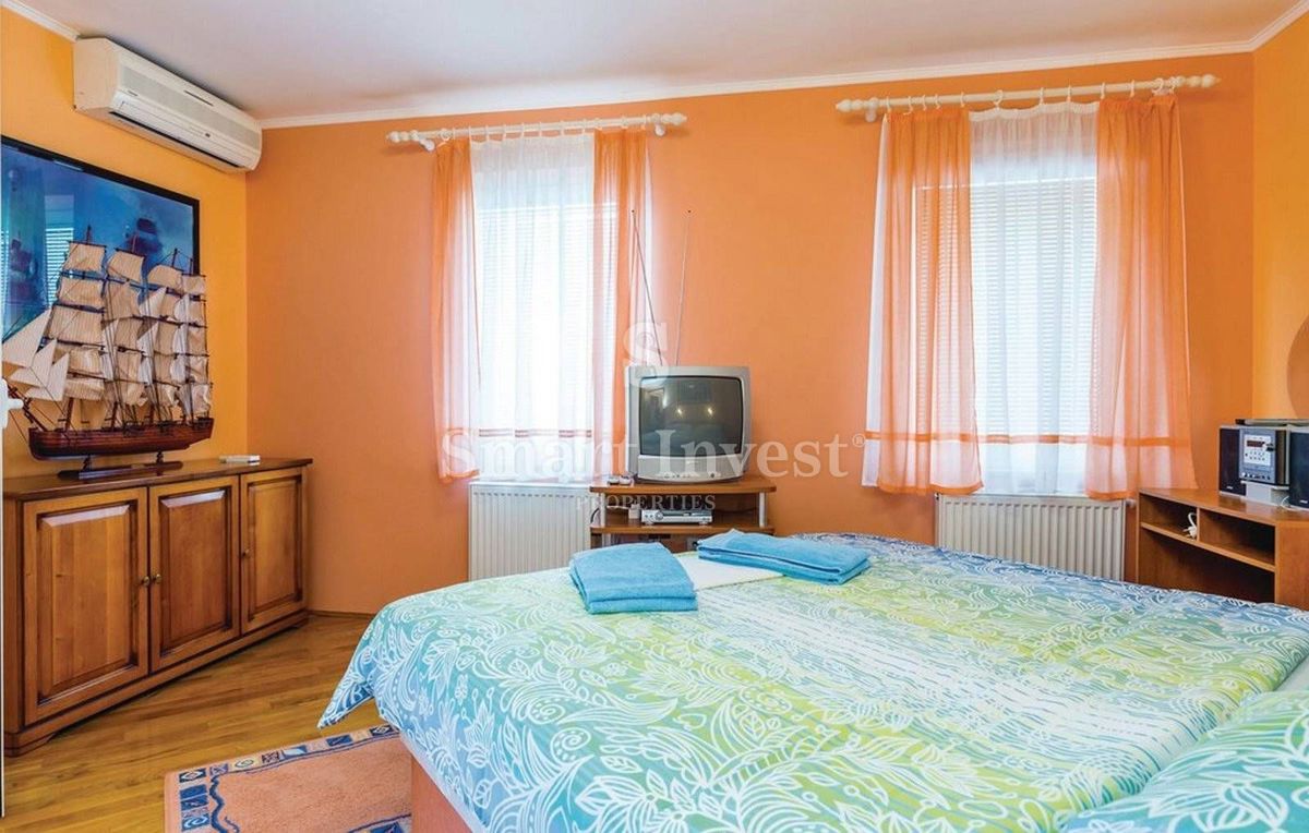 OPATIJA, 5-bedrooms villa with sea view, surrounded by greenery