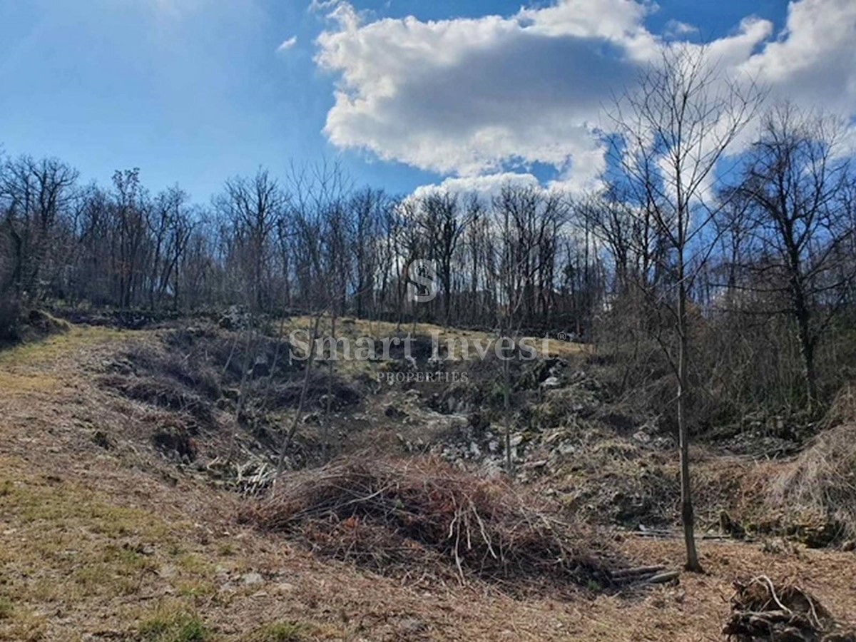 ABBAZIA - MATULJI, Terreno edificabile di 657 m2 in una posizione tranquilla, in vendita