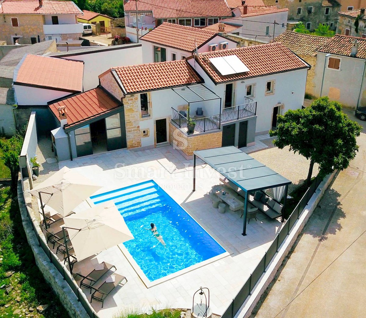 ISTRIA – KANFANAR, UNIQUE STONE VILLA WITH POOL 