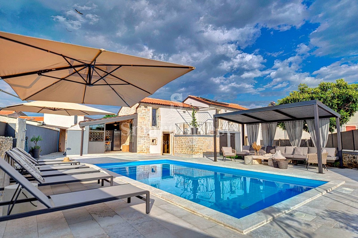 ISTRIA – KANFANAR, UNIQUE STONE VILLA WITH POOL 