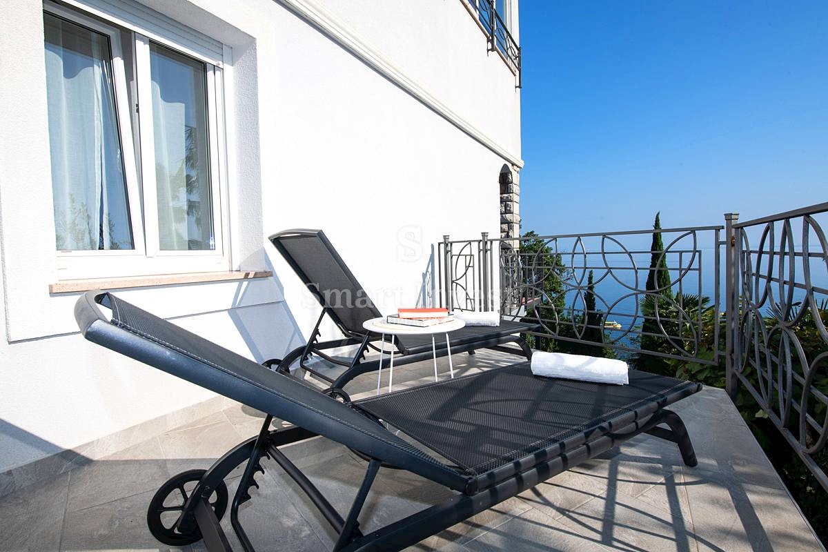 OPATIJA, 3-bedrooms apartment with sea view, near the sea!