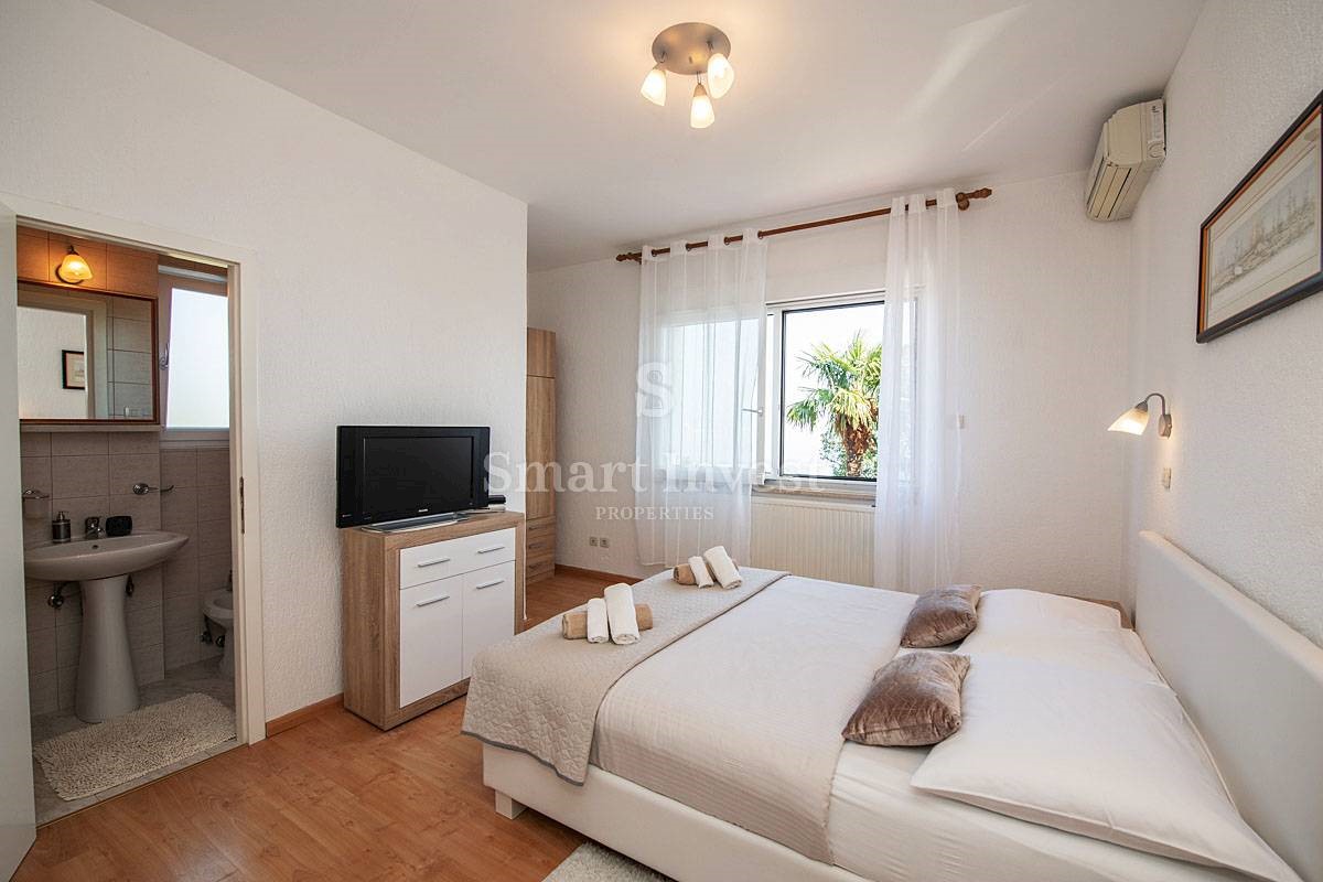 OPATIJA, 3-bedrooms apartment with sea view, near the sea!