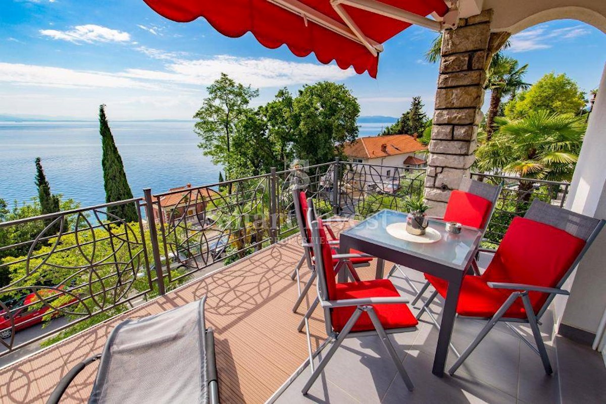 OPATIJA, 3-bedrooms apartment with sea view, near the sea!