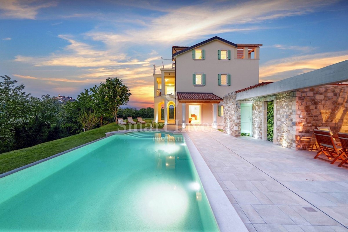 ISTRIA - MOTOVUN, Villa appartata con piscina e vista incantevole, in vendita