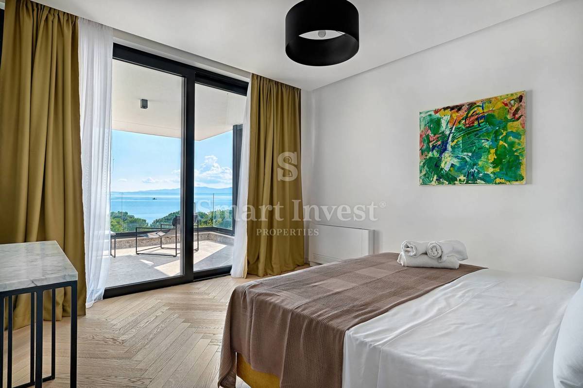 RIJEKA - KOSTRENA, Villa di lusso con piscina a 150 m dal mare e dalle spiagge!
