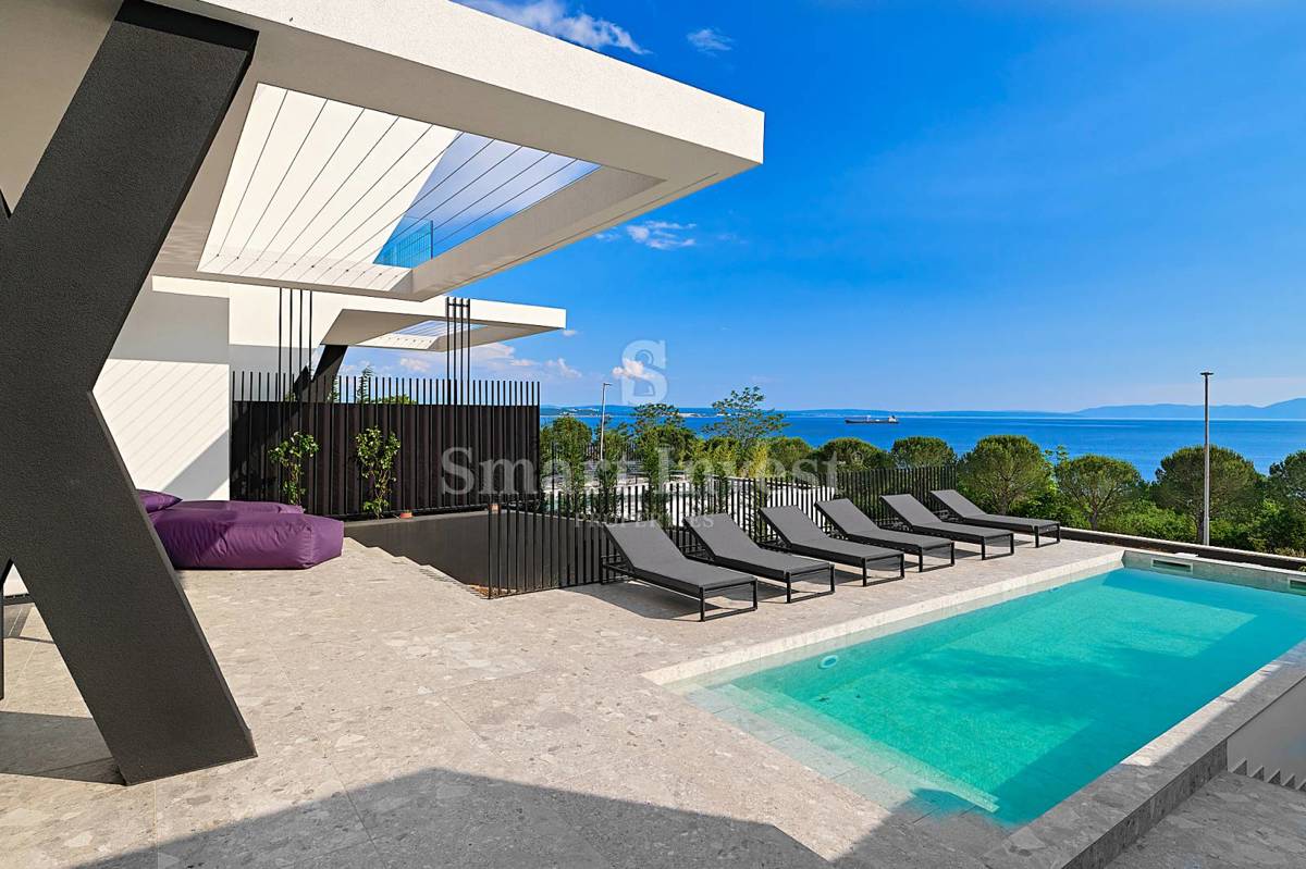 RIJEKA - KOSTRENA, Villa di lusso con piscina a 150 m dal mare e dalle spiagge!