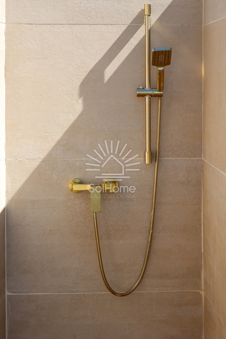 VIDEO! Case con piscina e vista sul mare – Vicino a Novalja, Croazia