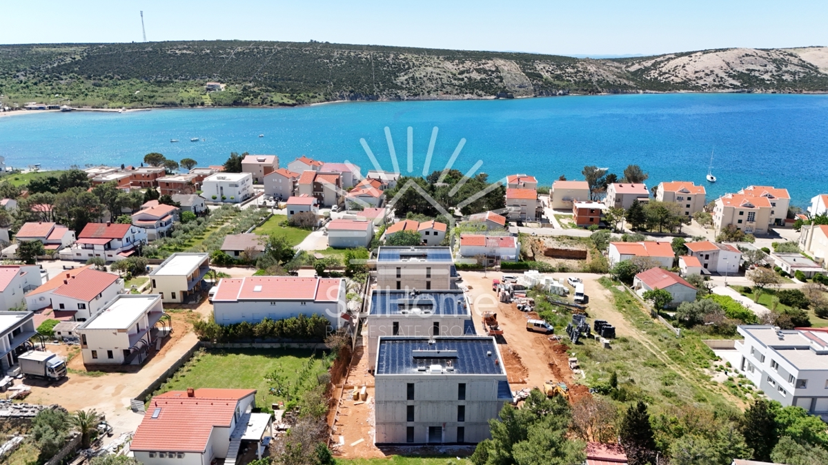 Appartamenti al primo piano sul mare a Novalja.