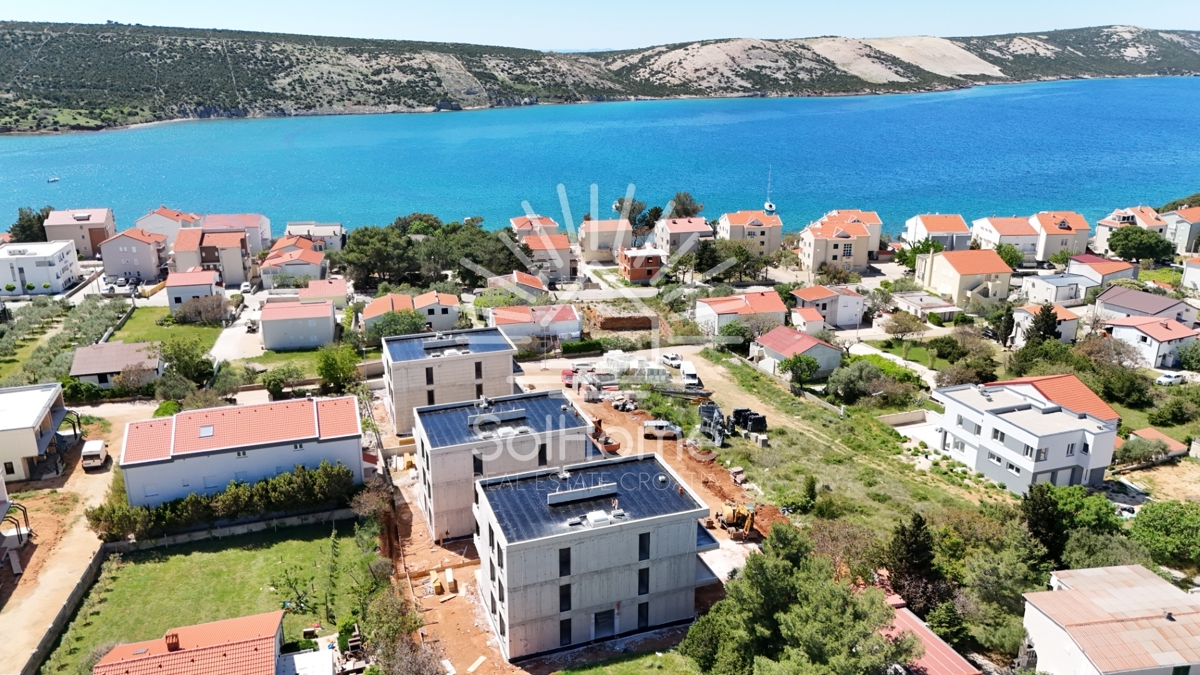 Appartamenti al primo piano sul mare a Novalja.