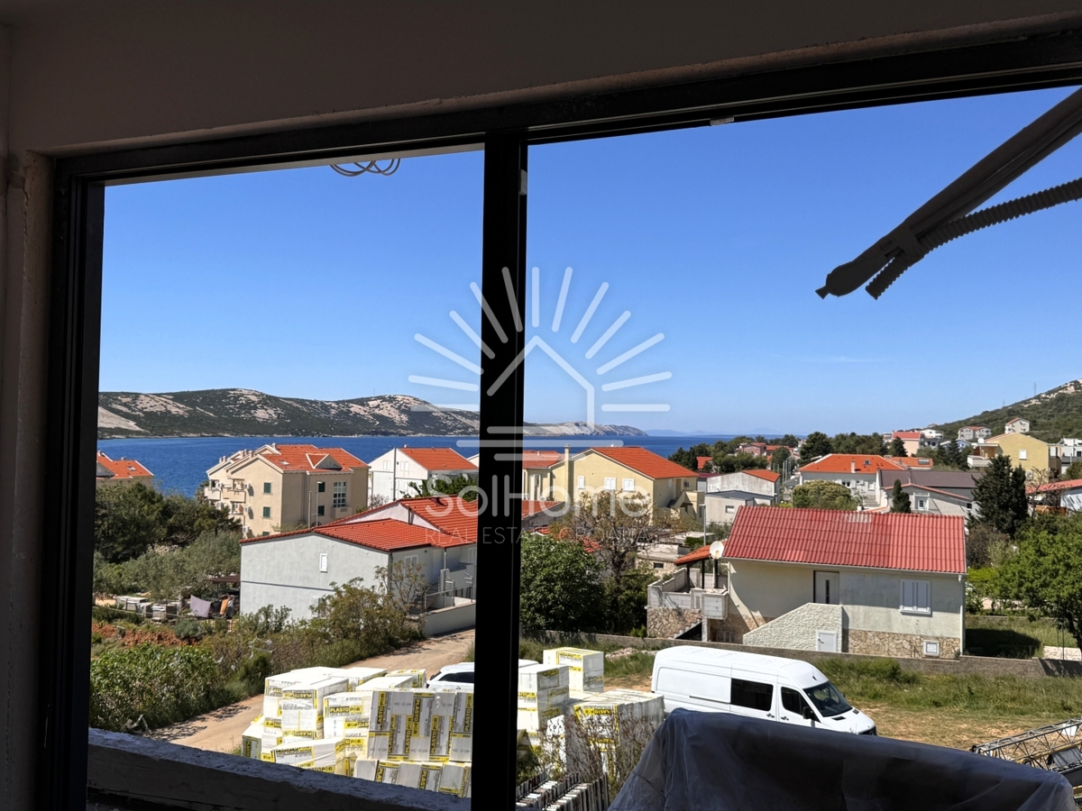 Appartamenti al primo piano sul mare a Novalja.